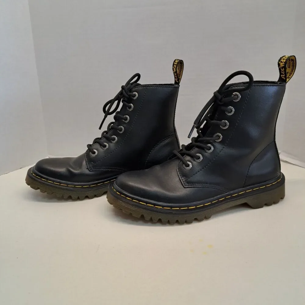 Dr. Doc Martens LUANA Black Matte Leather Ankle Boots AW004 Docs Womens Size 7 - Picture 3 of 10